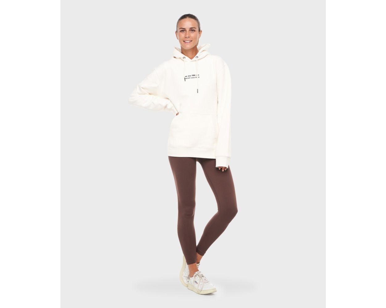 hoodie-no-one-vanilla-full-figure